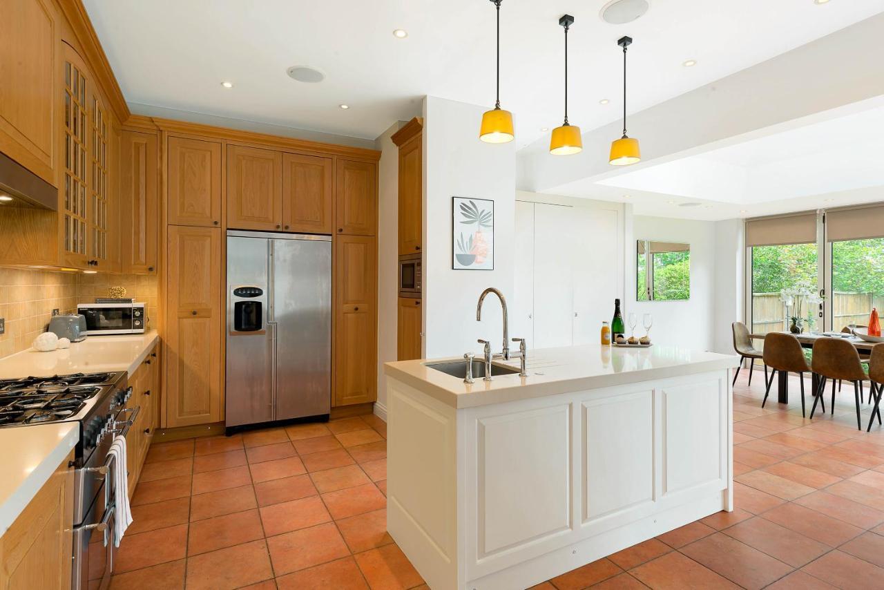 Beautiful Regents Park Apartment Лондон Екстериор снимка